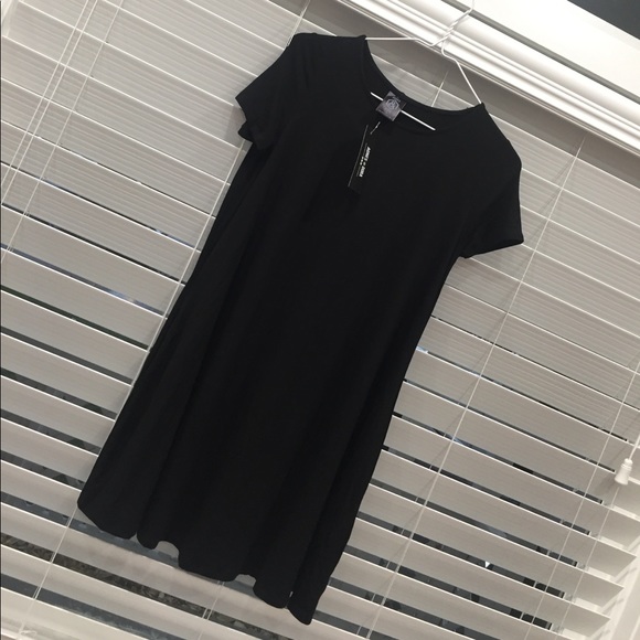 Swing Tunic cap sleeve in black - Picture 6 of 6